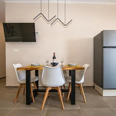 Avra View Apartment *